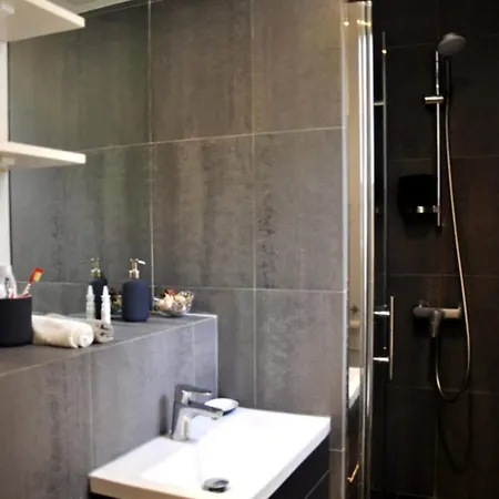 Apartment Charming In *